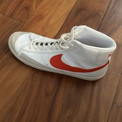 Nike Sneaker