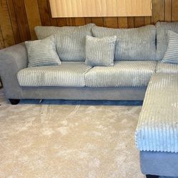 L Shape Sectional. 🚚WE DELIVER🚚