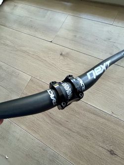 RaceFace Next Carbon Handlebar w/ RaceFace Turbine R Stem