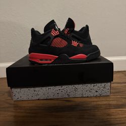 Jordan 4 red thunder size 10 