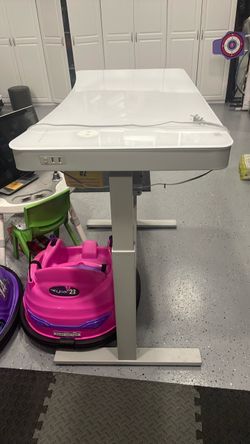 Costco rising desk in white