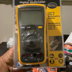 Fluke Digital Multimeter Brand New 