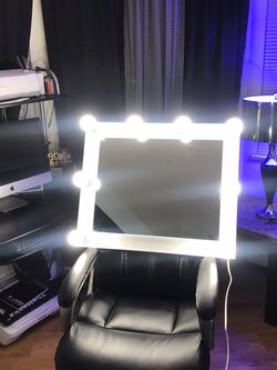 White Vanity Mirror w/ Lights! (New)