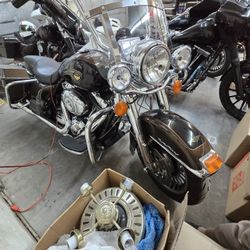 2013 Harley Davidson Road King 110th  Anniversary Edition