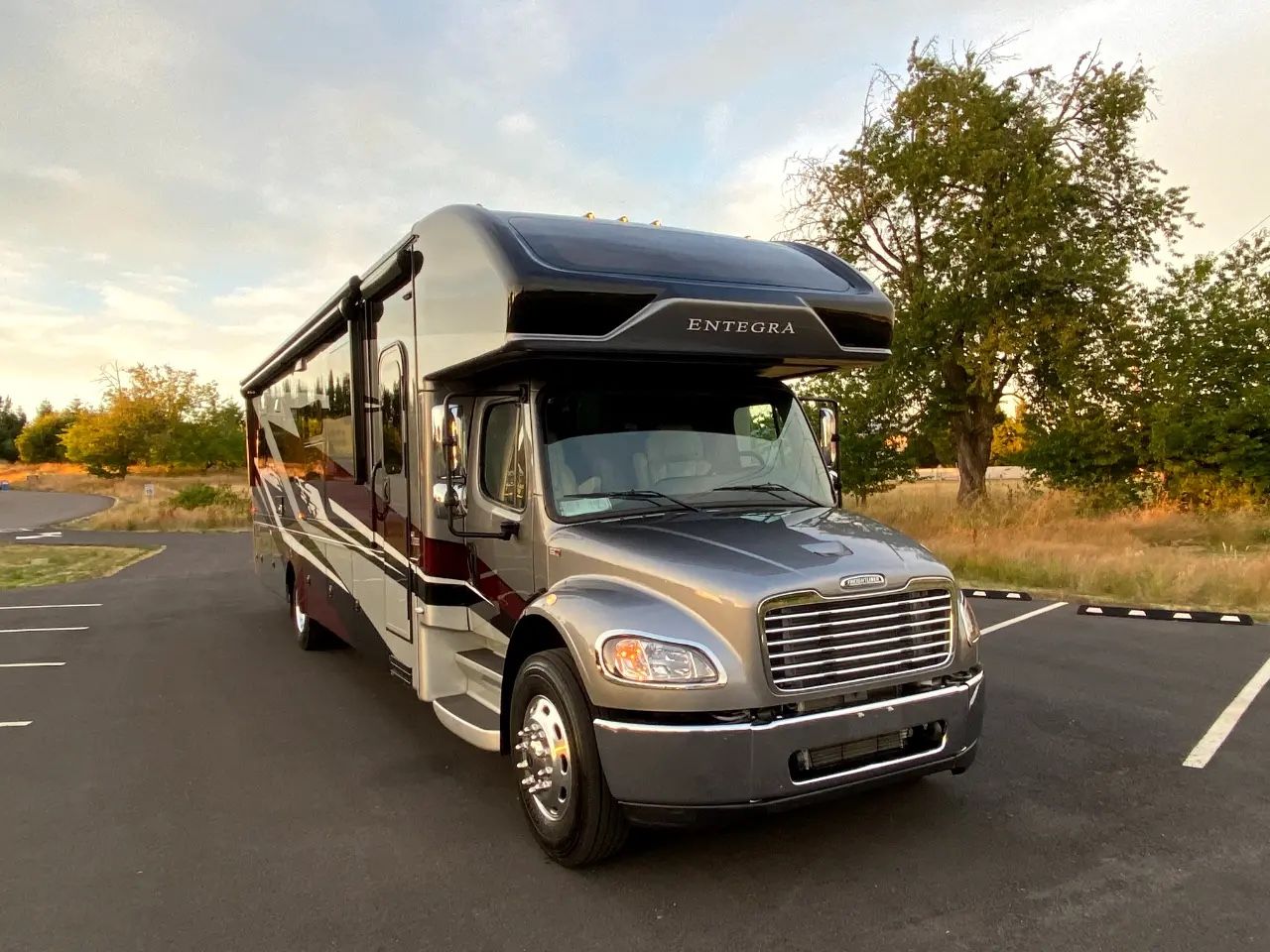 2024 Entegra Accolade 37