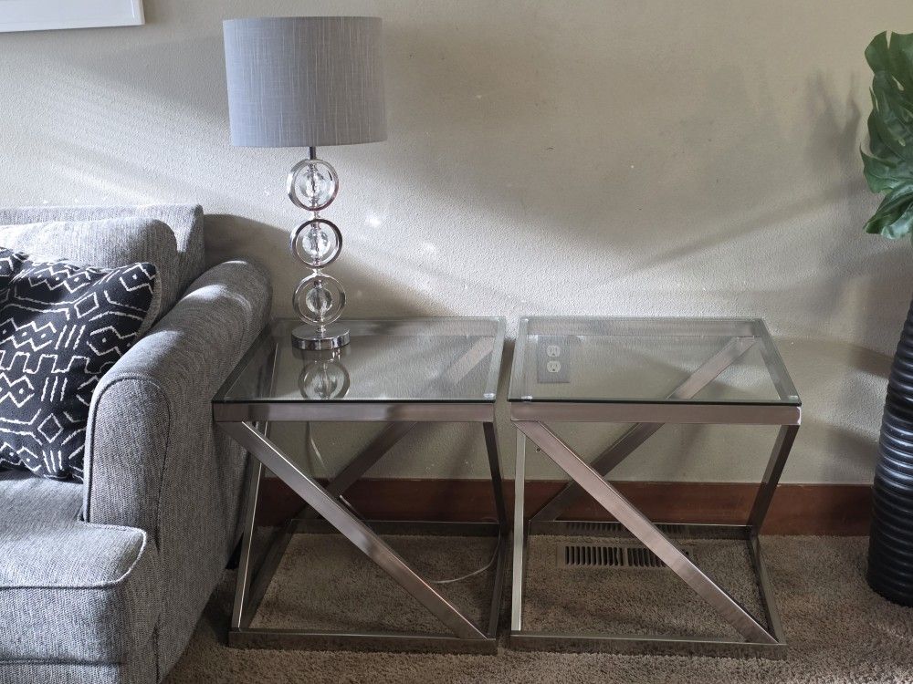2 Coffee Tables and Lamp