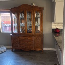 China cabinet 