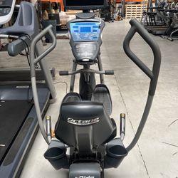 Octane XR6000 Seated Elliptical