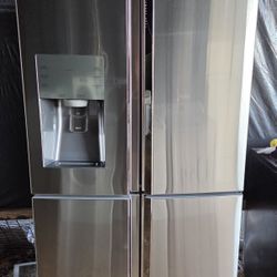 SAMSUNG REFRIGERATOR 