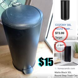 $15 large Metal black around step trash can in great condition