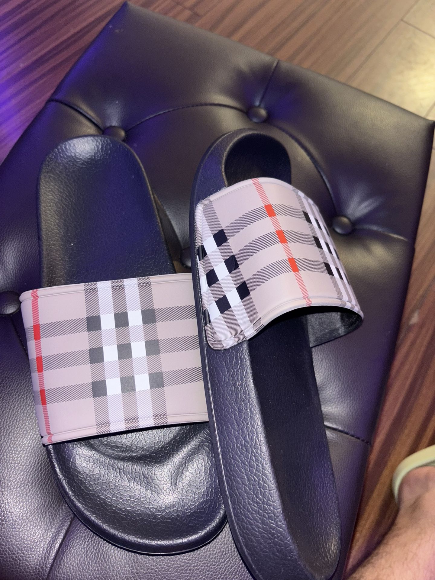 Burberry Style Sandals Size 44 Fits like 9.5 men’s 