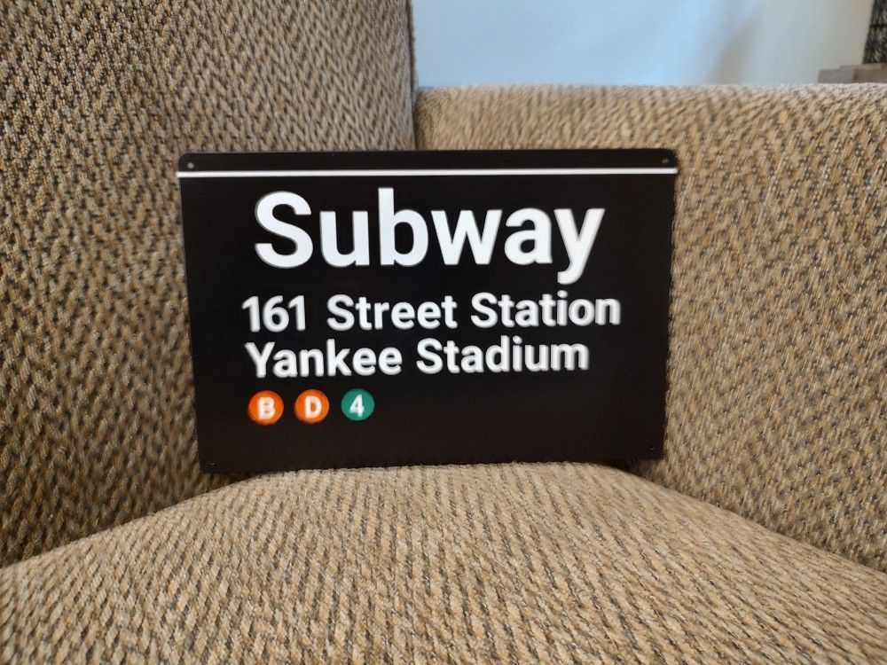 YANKEE STADIUM METAL SUBWAY SIGN. 12" X 8". NEW. PICKUP ONLY.