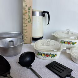 VINTAGE PYREX TOY KITCHEN WARE