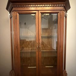 China Cabinet Hutch