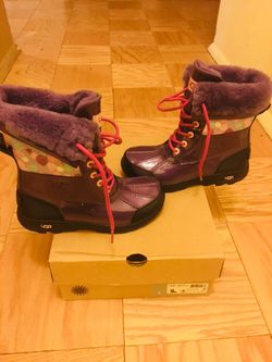 Brand New Kids Waterproof Uggs Sz 3