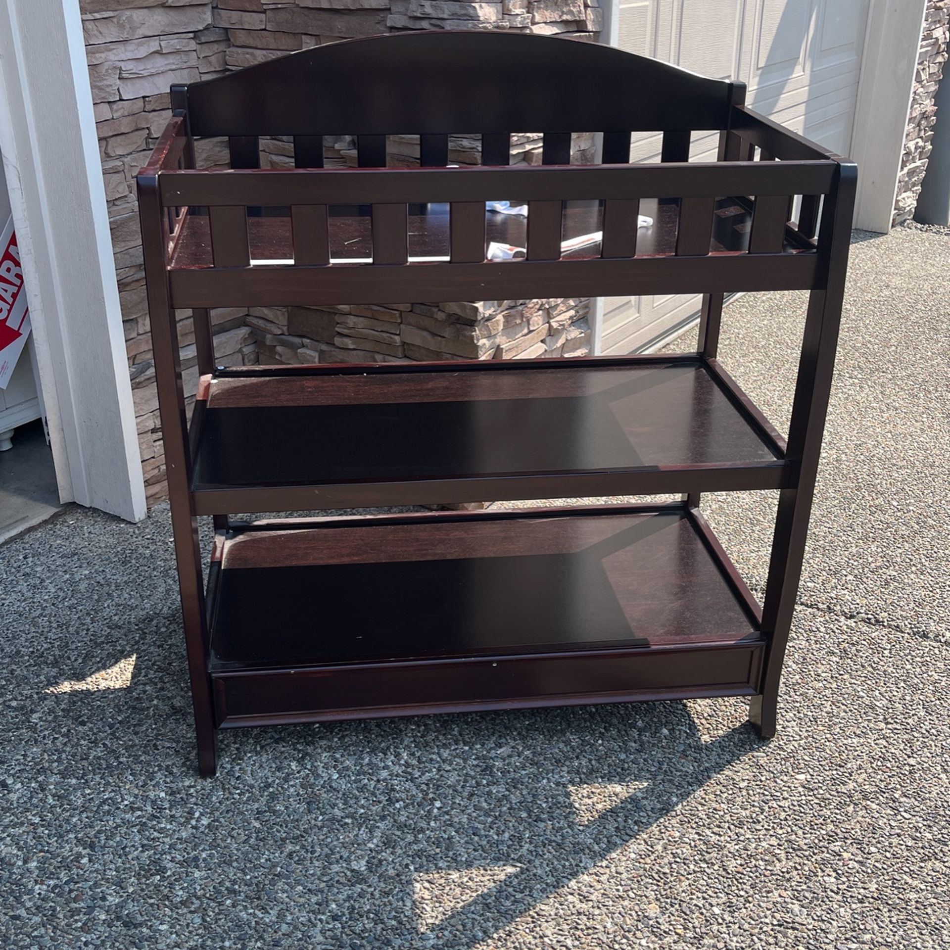 Delta Changing Table