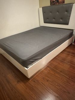 Queen Bedroom
