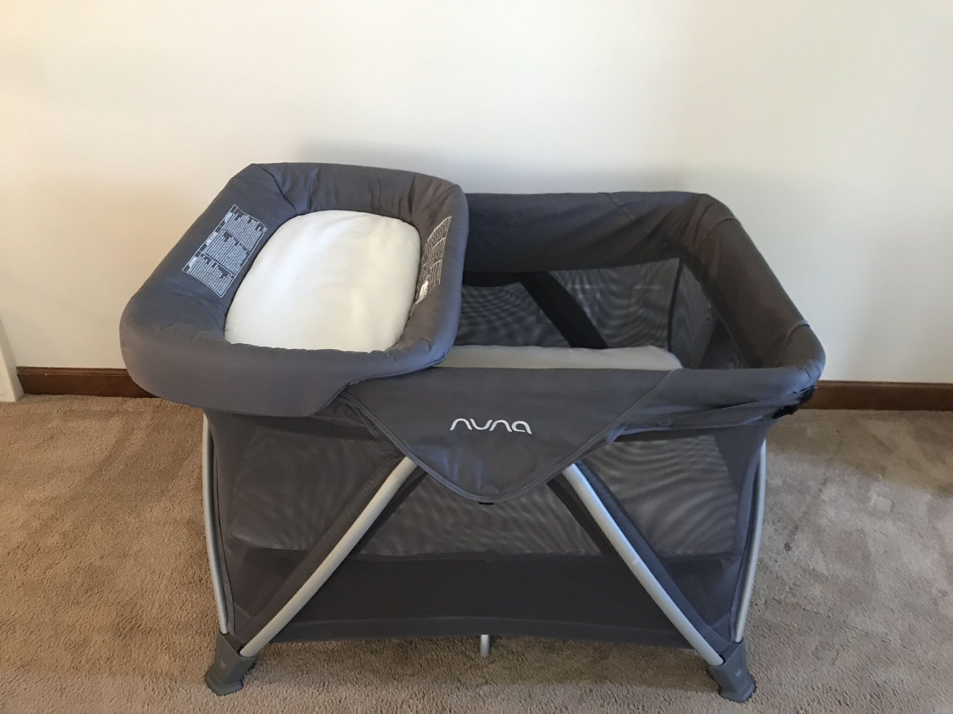 Nuna Sena Aire Travel Crib w\ Extras