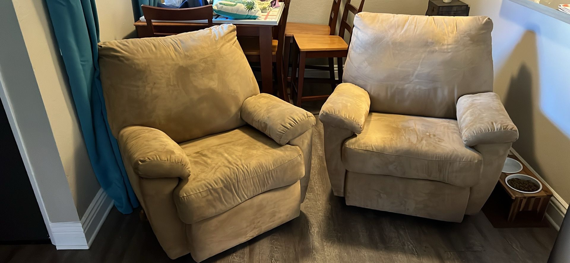 Dual Barcaloungers Recliner Chairs