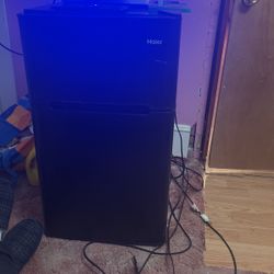 Mini Fridge 