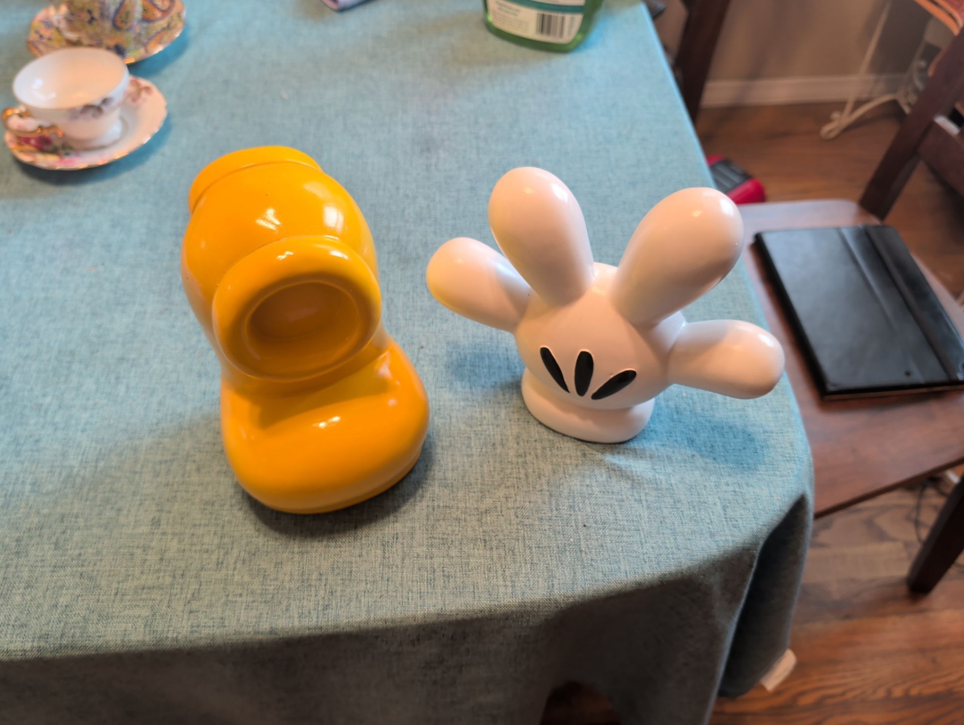 Disney Parks Mickey Mouse Ceramic Bookends (Glove & Shoe Set