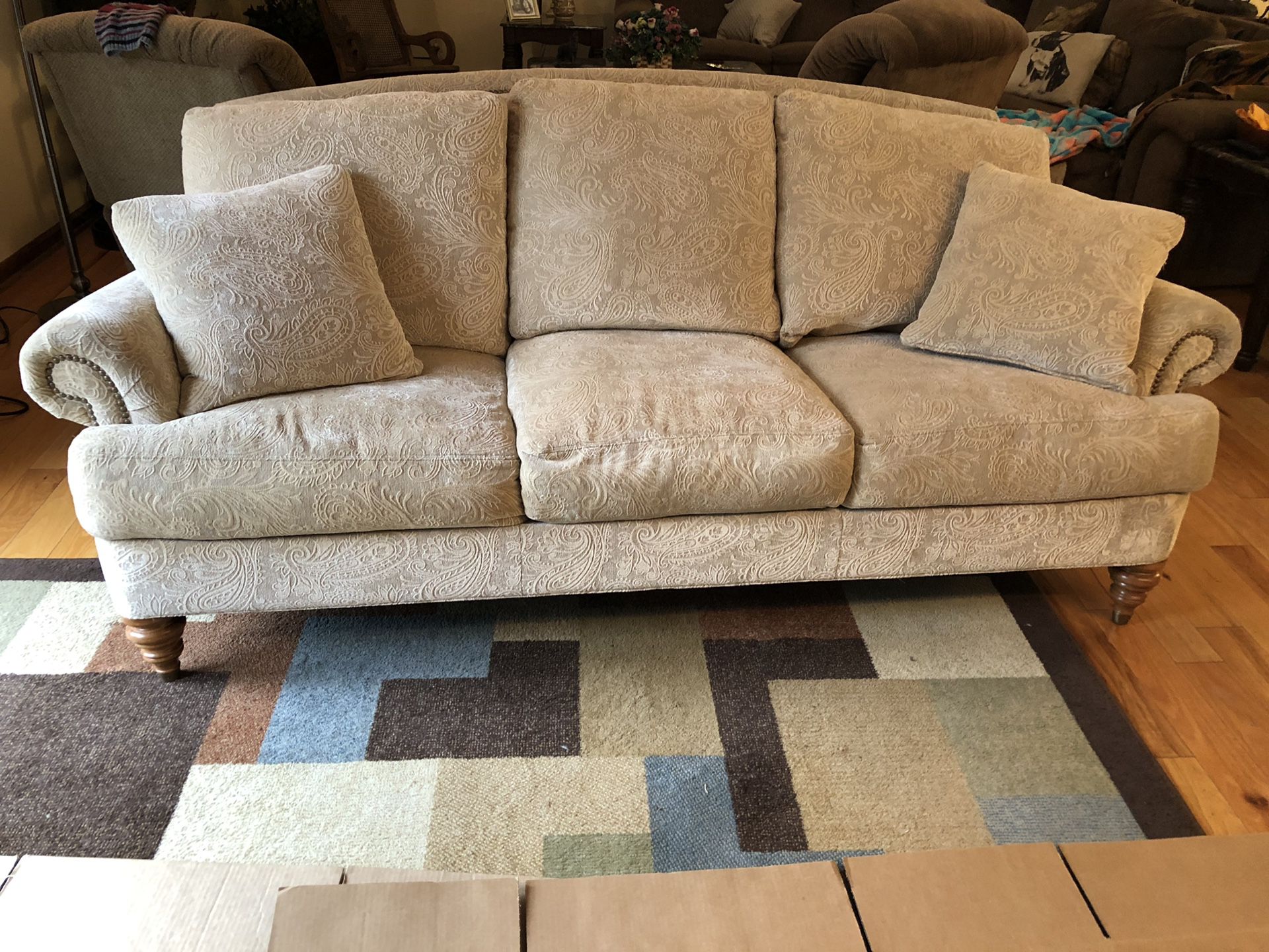 Ethan Allen paisley feathered blend couch nice clean & smoke free