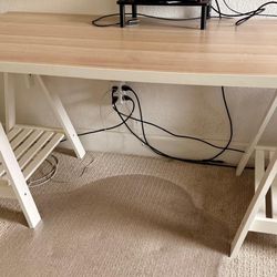Adjustable Wooden Desk – Modern & Sturdy