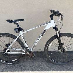 Giant Talon 29er Large Mountain Bike No Trades No Delivery