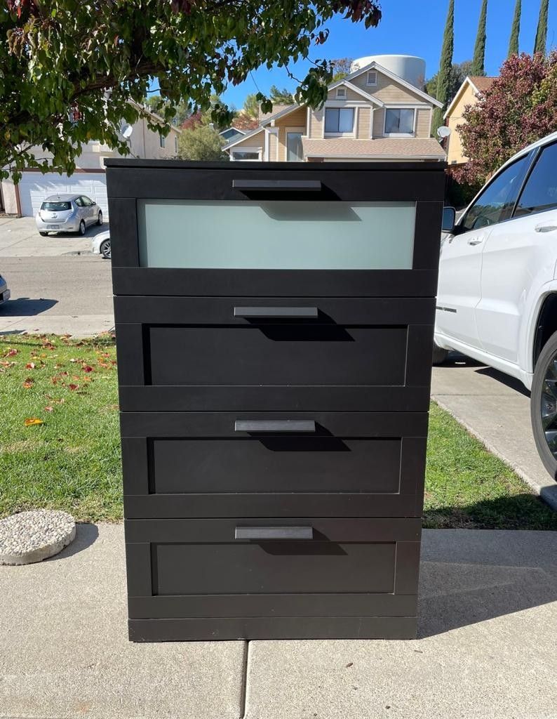 Dresser