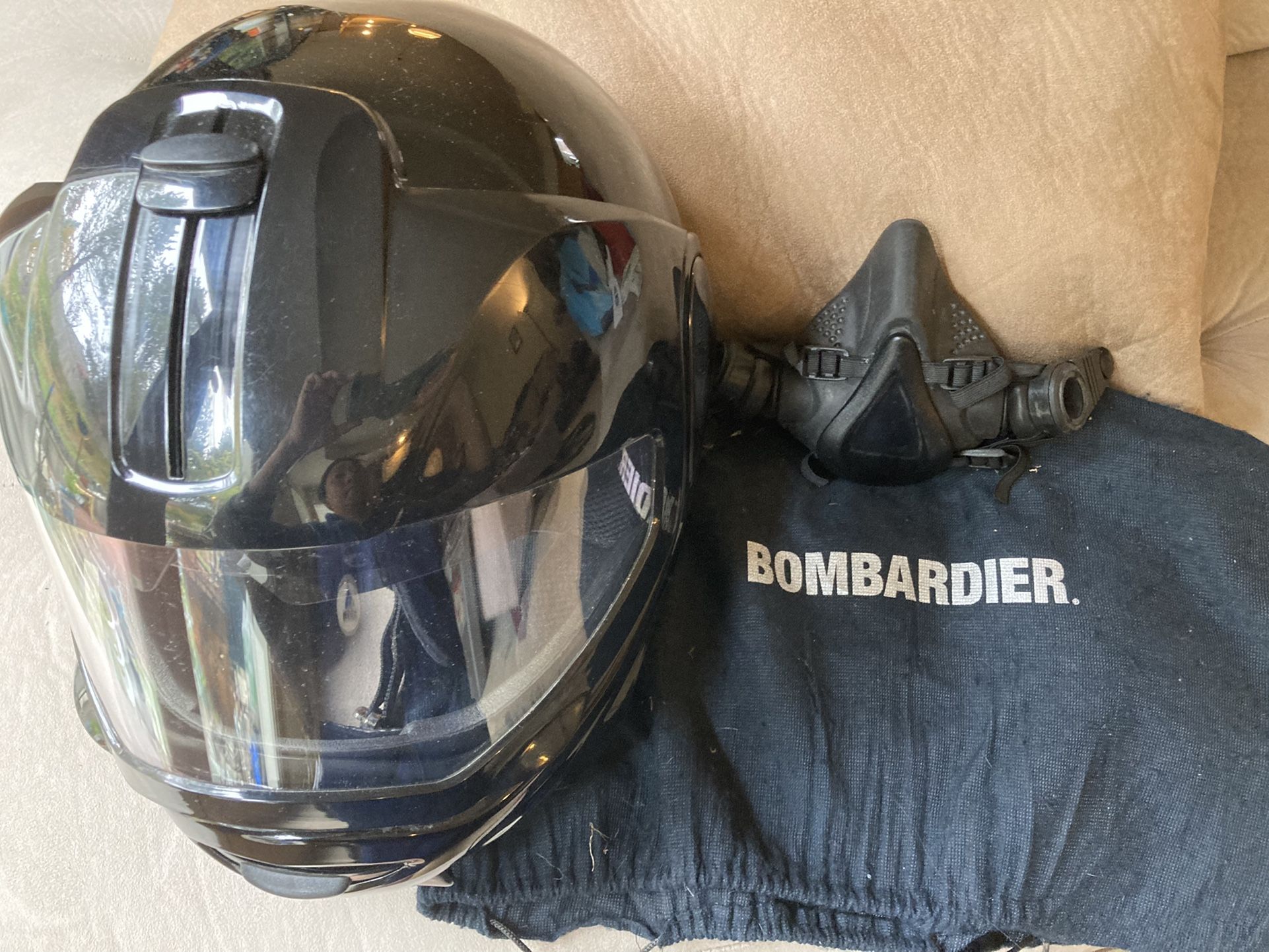 Men’s Bombardier Ski-doo Helmet /medium.