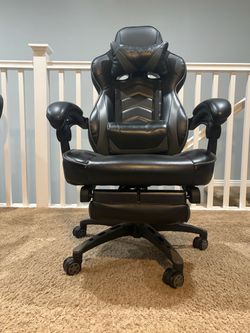 Respawn Gaming Chair with Footrest