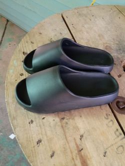 Black Foam Slide Sandals