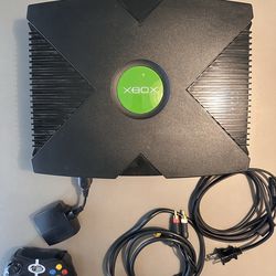 Original Xbox Console Bundle w/wireless remote -tested and ready to play