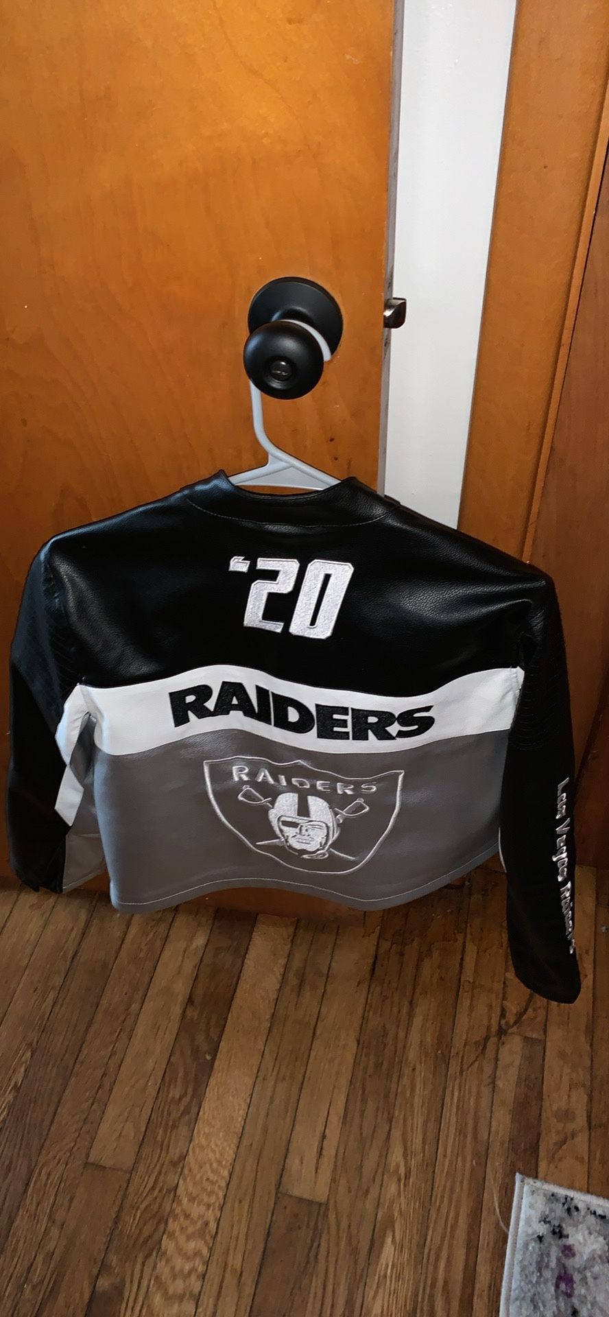 Real Leather For sale With 50 Inch TCL Roku