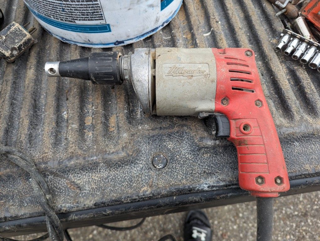 Milwaukee Drywall Screw Gun