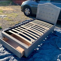 Cama Individual Con Cajon Abajo.  Incluye Colchon. 