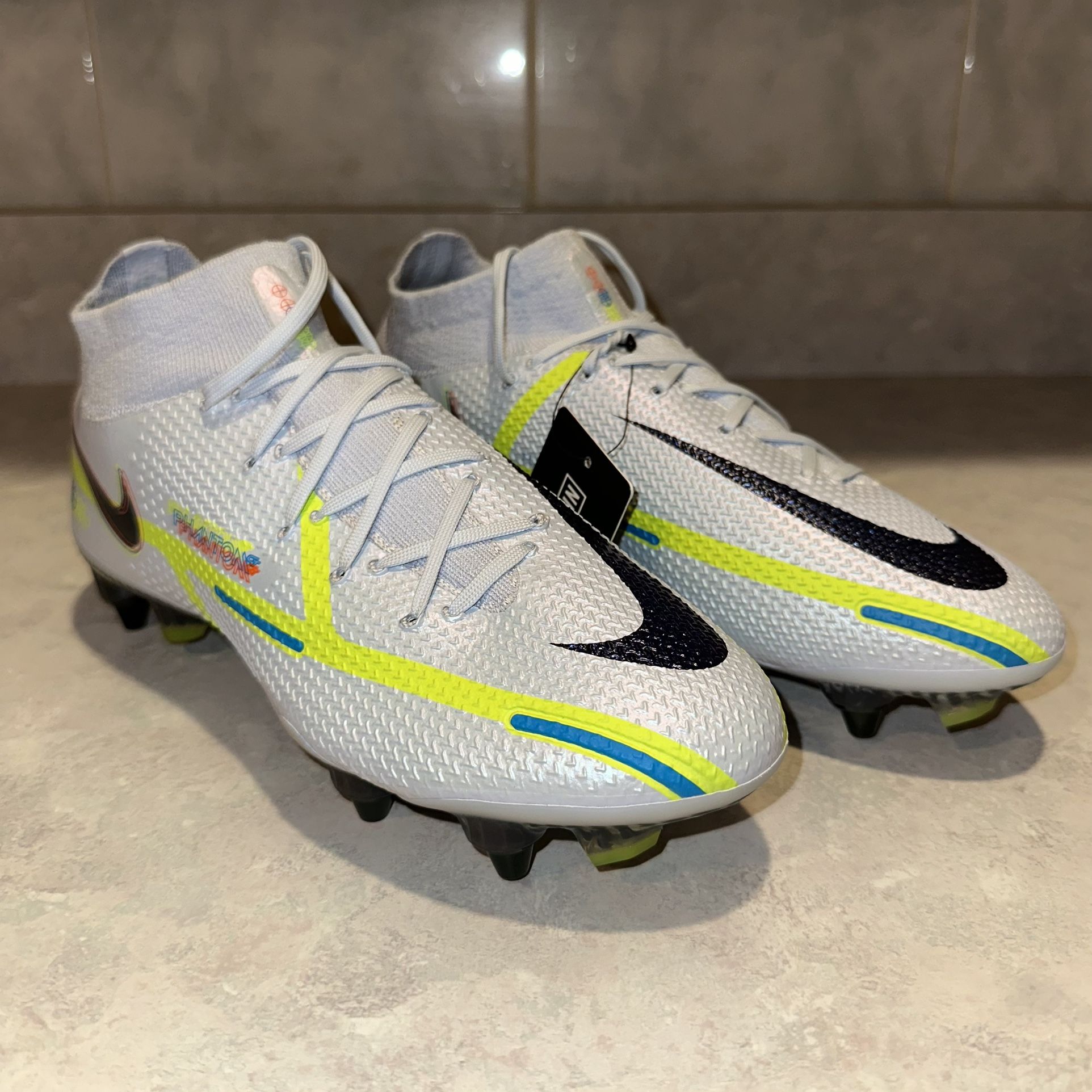 Nike Phantom GT2 Elite DF SG Pro Progress Pack Size Soccer