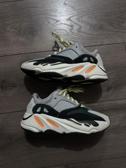 Yeezy 700 Wave runner