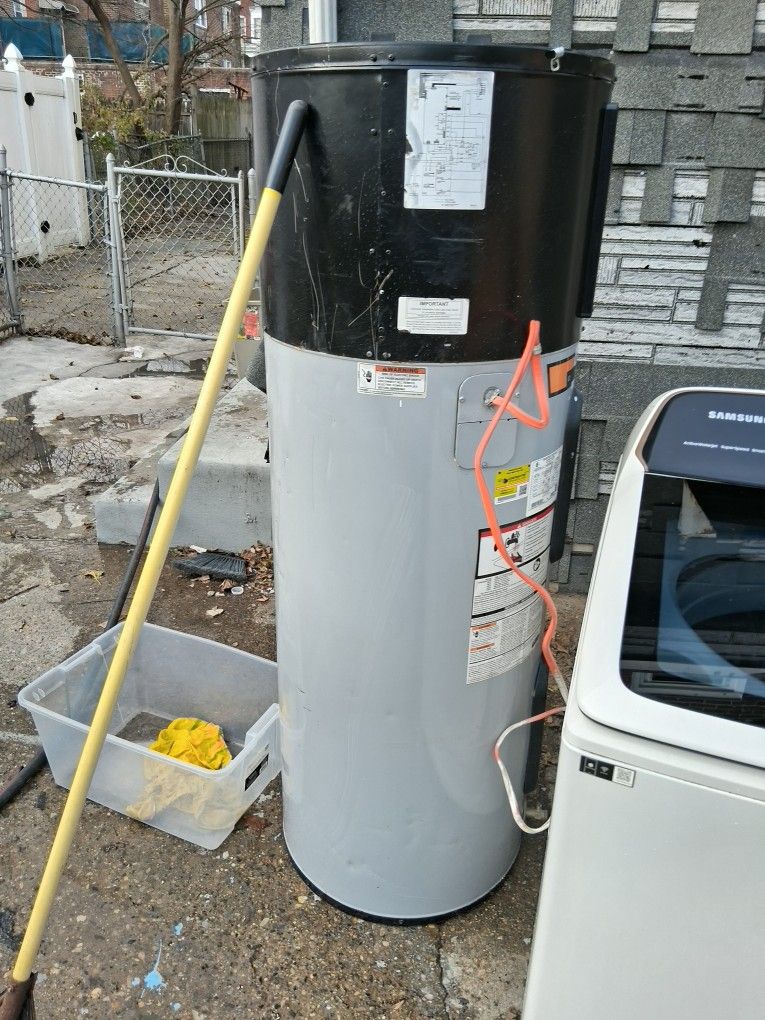$$$400//50 Gal Electric Water Heater Hybrid $$400