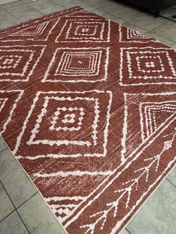 Red and White Geometric Area Rug - 8x10 feet - G112