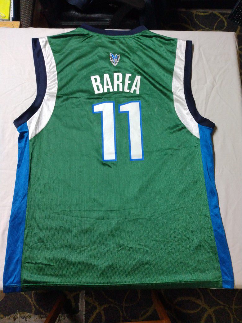 Vintage NBA Dallas Mavericks J. J. Barea #11 Jersey Size XL for Sale in  Mesquite, TX - OfferUp