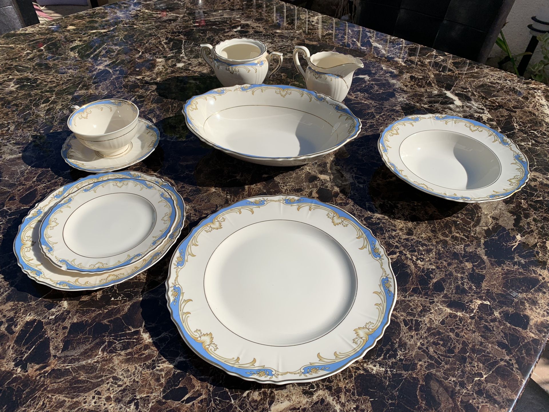 29 piece set of Federal Shape Syracuse China Carvel