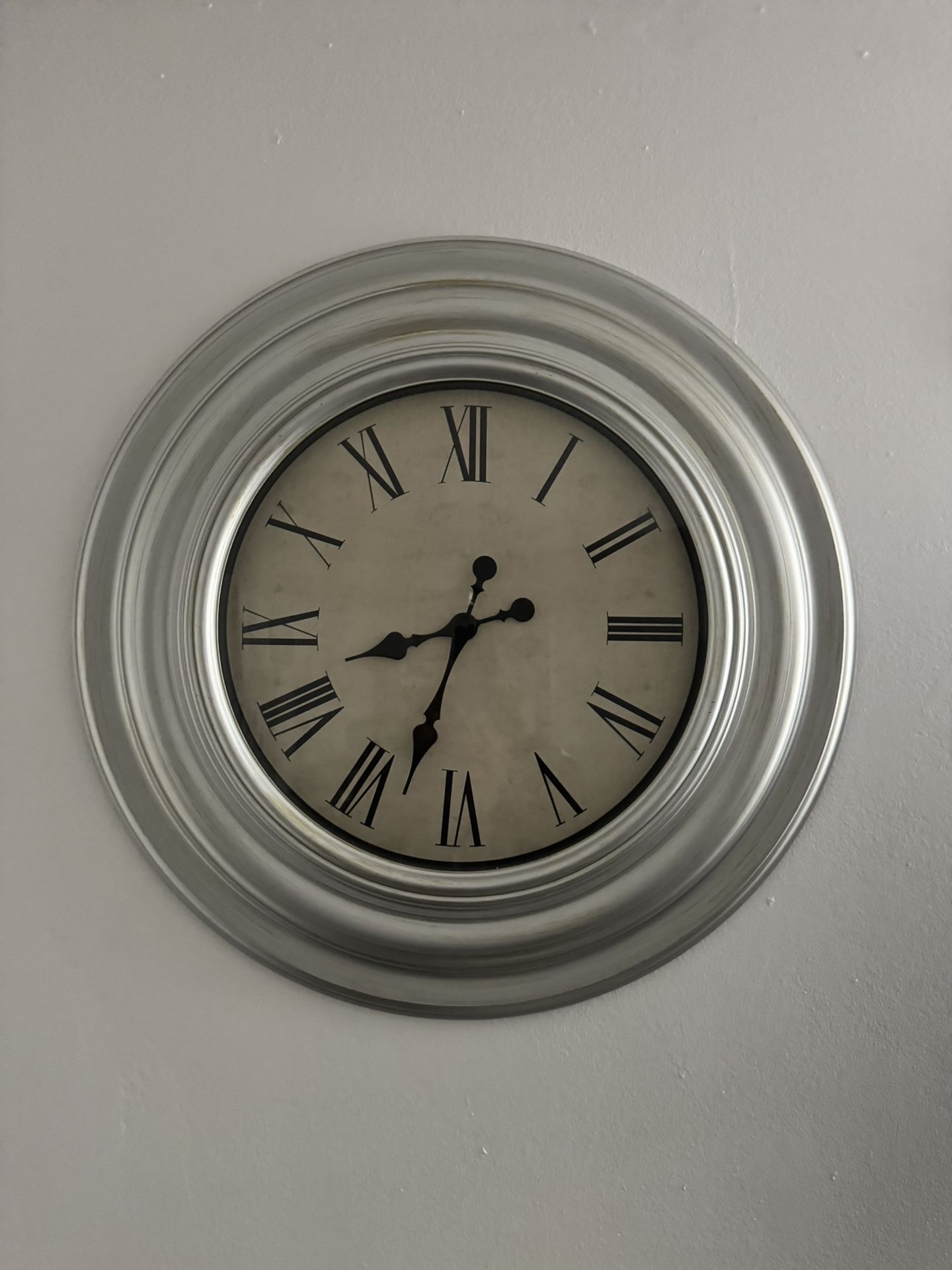 Clock ๐ฐ๏ธ De Pared Silver