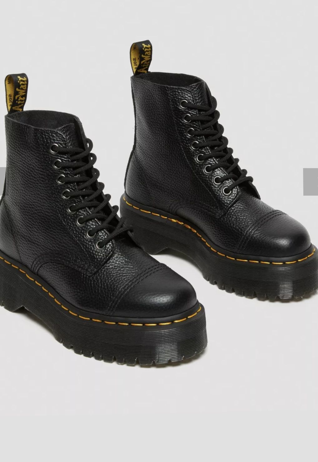 Women’s Boots 6 1/2