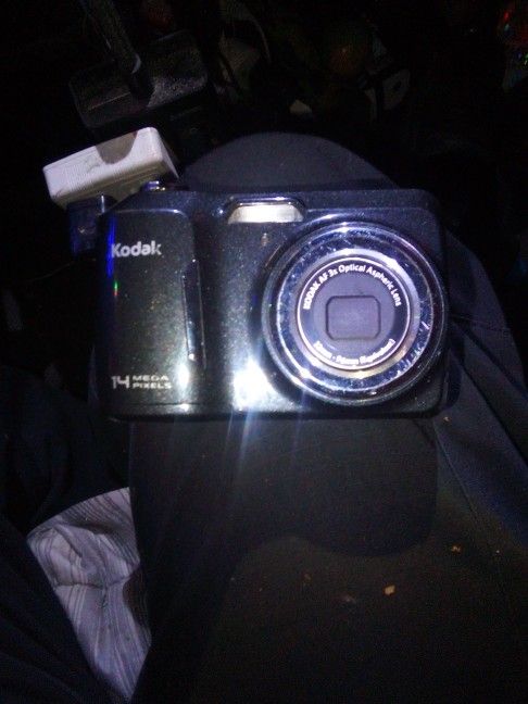Kodak 14 Mega Pixel Camera With Memory Card