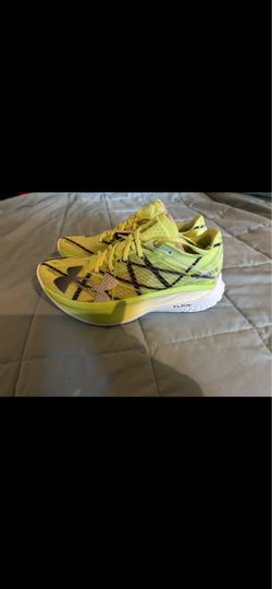 Neon Yellow Running Sneakers with Flow Midsole