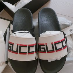 New- Gucci Kids Sandals (Size 33)
