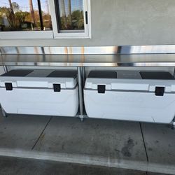 Igloo maxcold 165qt water cooler