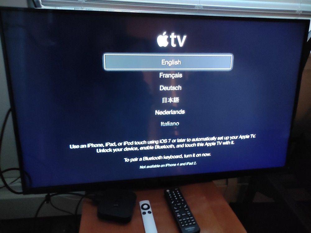 Insignia 42"Inch TV With Apple TV  Cone With Both https://offerup.com/redirect/?o=UmVtb3Rlcy5Xb3Jr Great