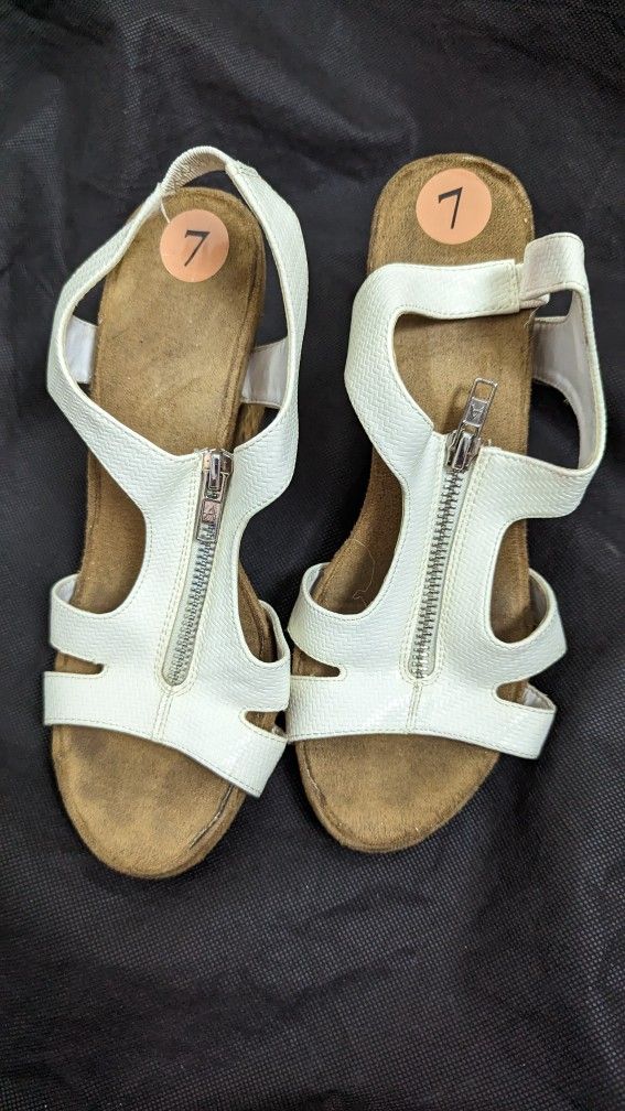 Loved Wedges Size 7, Extra Comfort